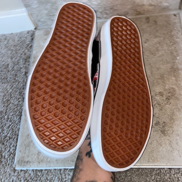 Van’s Classic Slip-On Label Mix ✨ Limited Edition - Picture 4 of 6